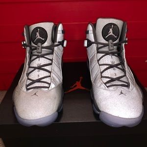 NWOT Jordan 6 rings SE